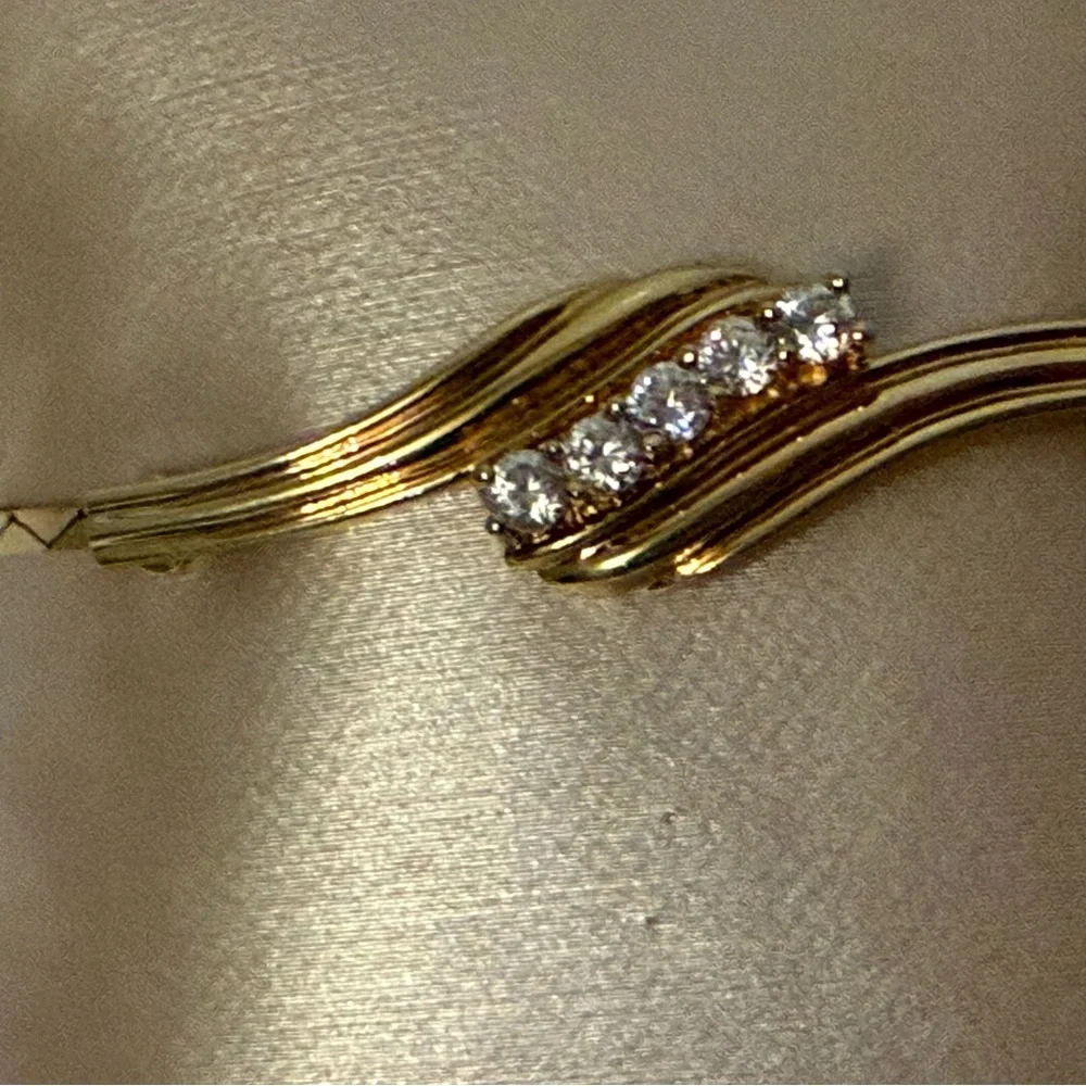 VINTAGE KOREA BRACELET GOLD PLATE RHINESTONE 6.75”